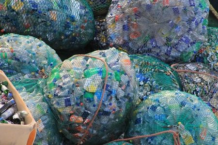 Bruxelas quere que todos os envases de plástico sexan reciclables para o 2030